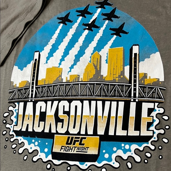 UFC Gray Short Sleeve Tee Jacksonville Urban Style - Picture 2 of 4